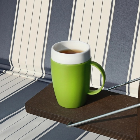 Termiczny kubek z wewnętrznym stożkiem + dedykowany ustnik (czerwień rubinu)